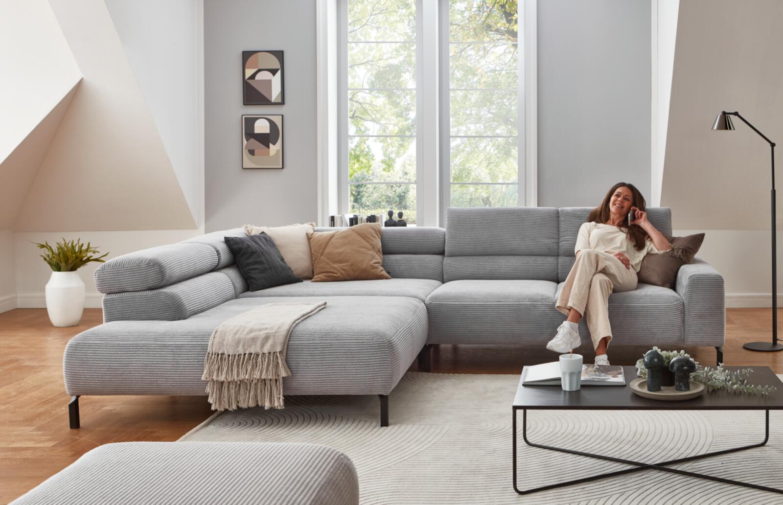 Sofa mit Bezug aus Cord