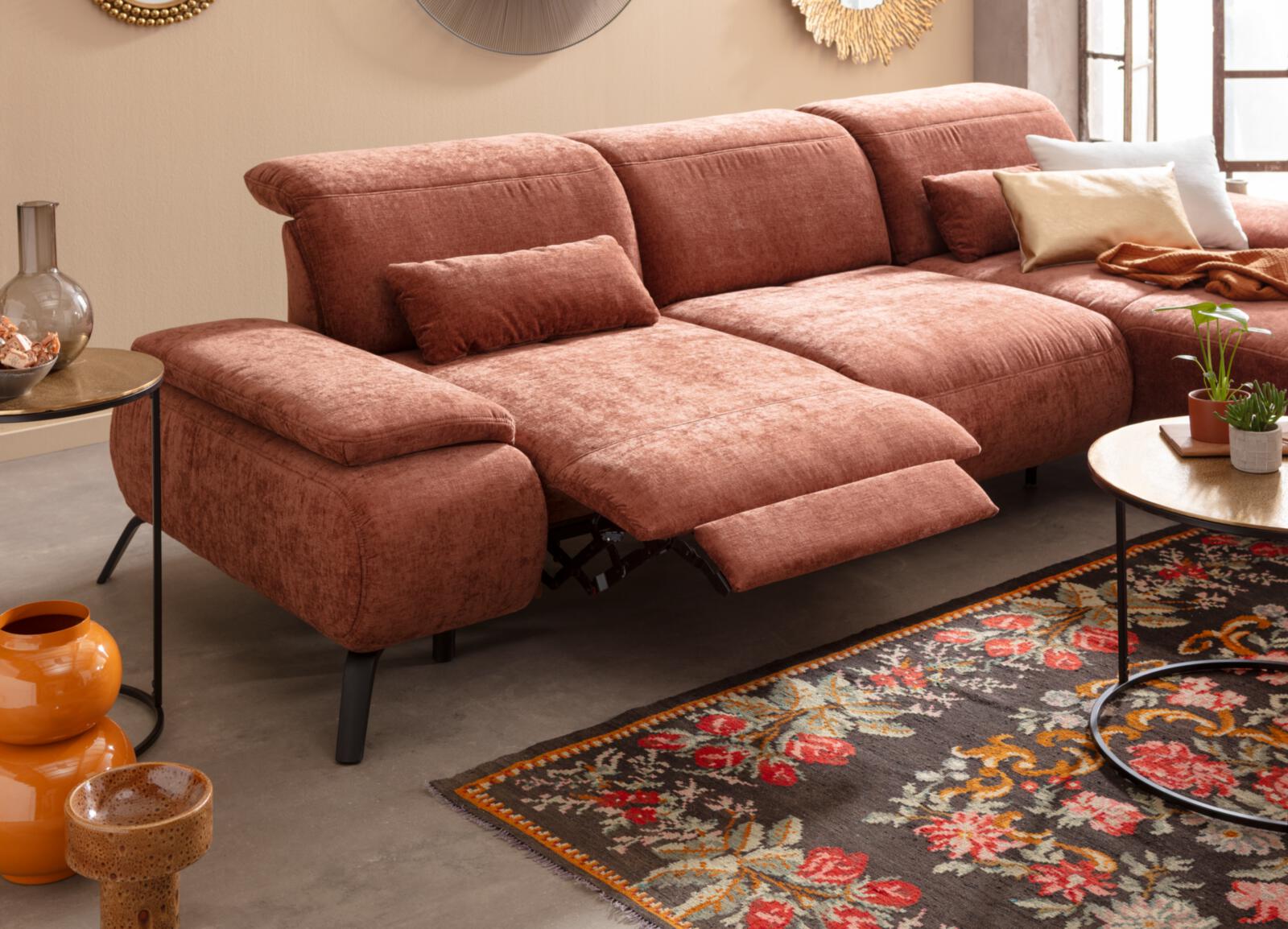 Wellness-Upgrade oder teurer Schnickschnack? Welche Sofa-Funktionen sich wirklich lohnen.